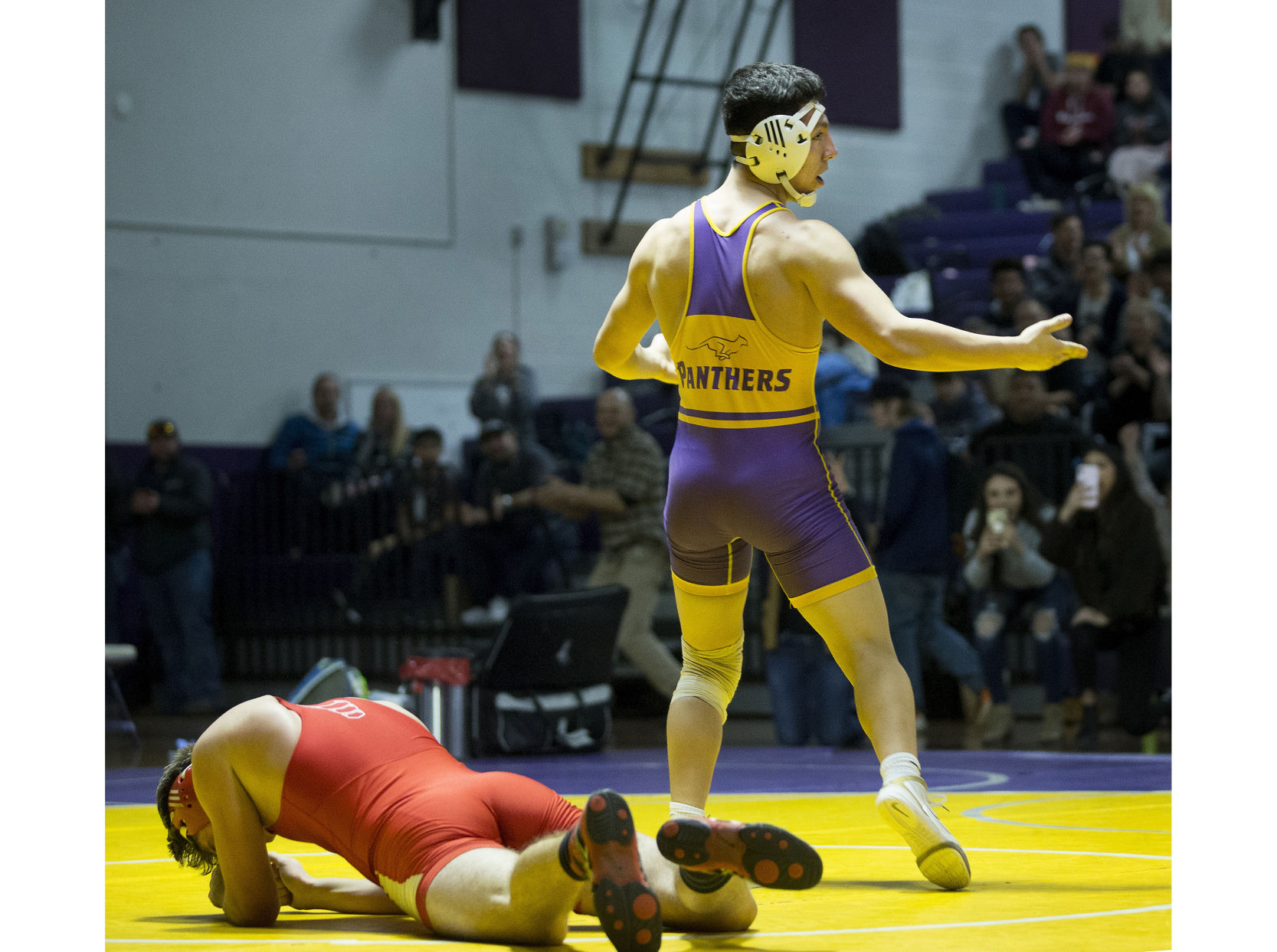 200131-sportslocal-whsehswrestle 02b.jpg